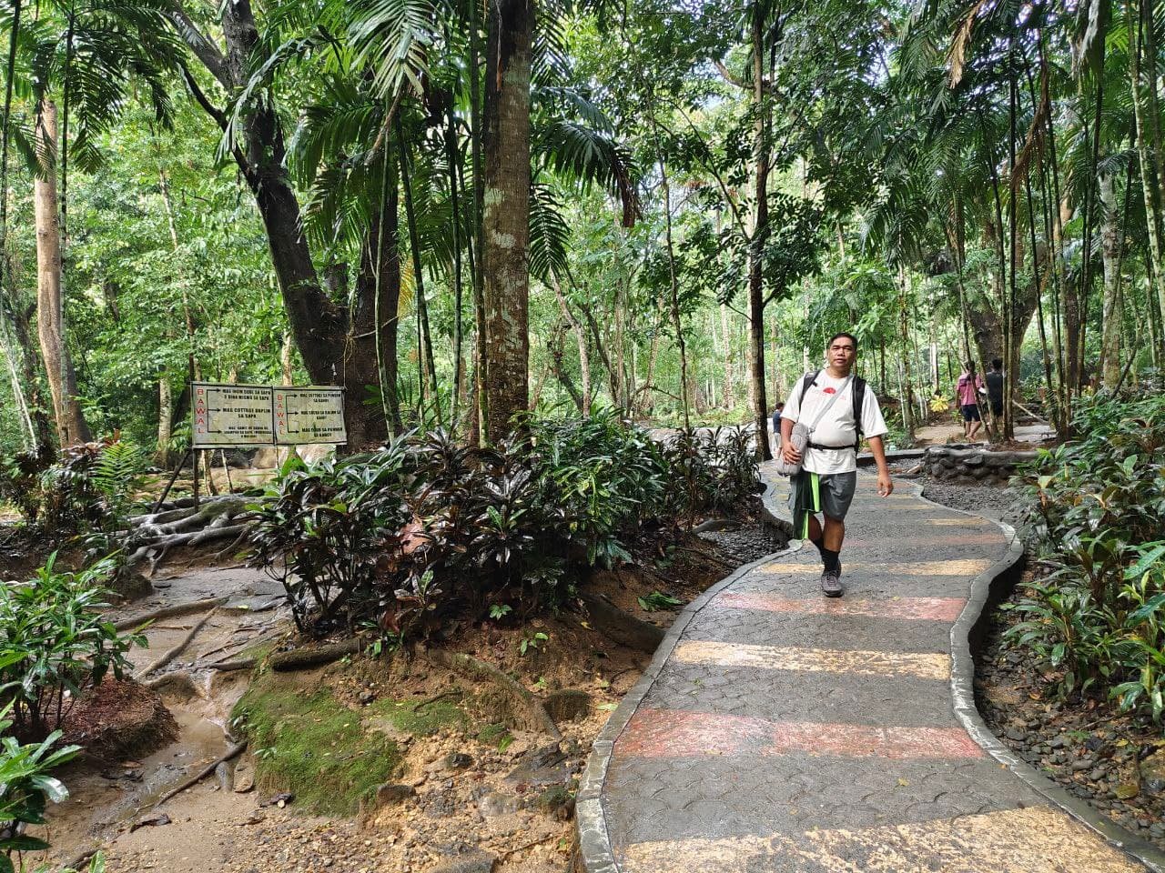 Panas Falls ramp to cottages