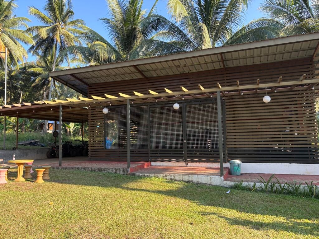 Wide parking area at Esoj Sky Garden Catigan for easy access to nipa huts and camping