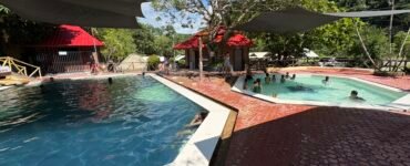 Toyozu hot spring resort nabunturan swimming pool. visited by Manakaay ug Bukid.