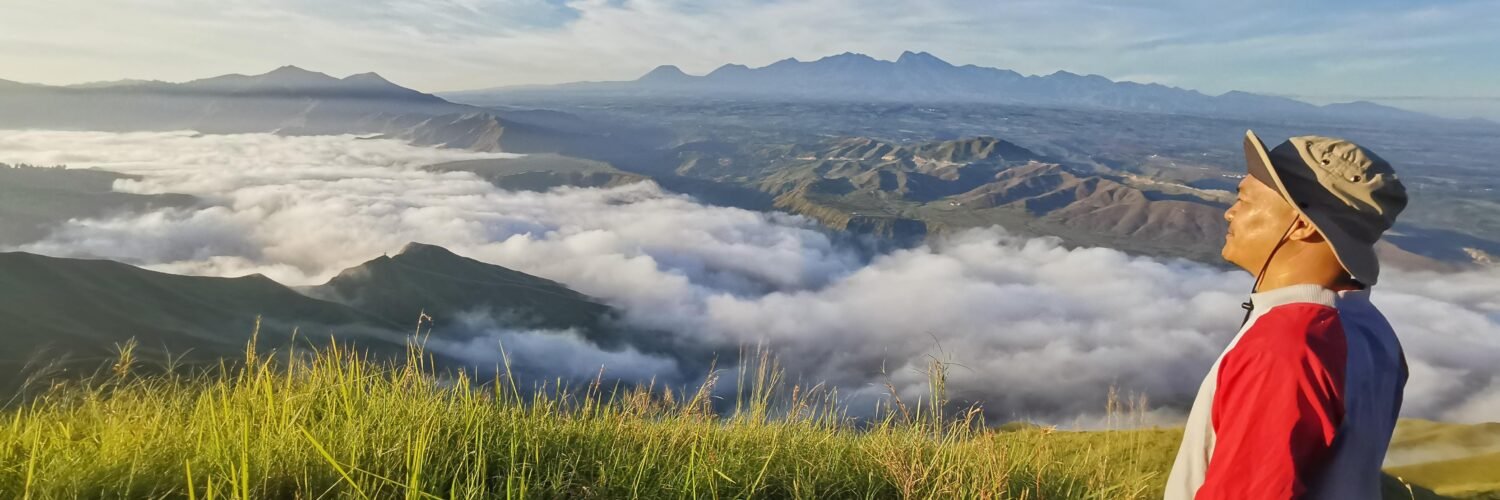 Mt. Kulago Impasugong Bukidnon sea of clouds and sunrise at peak. Visited by Manakaay ug Bukid.