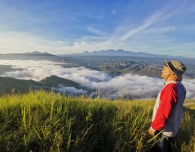 Mt. Kulago Impasugong Bukidnon sea of clouds and sunrise at peak. Visited by Manakaay ug Bukid.