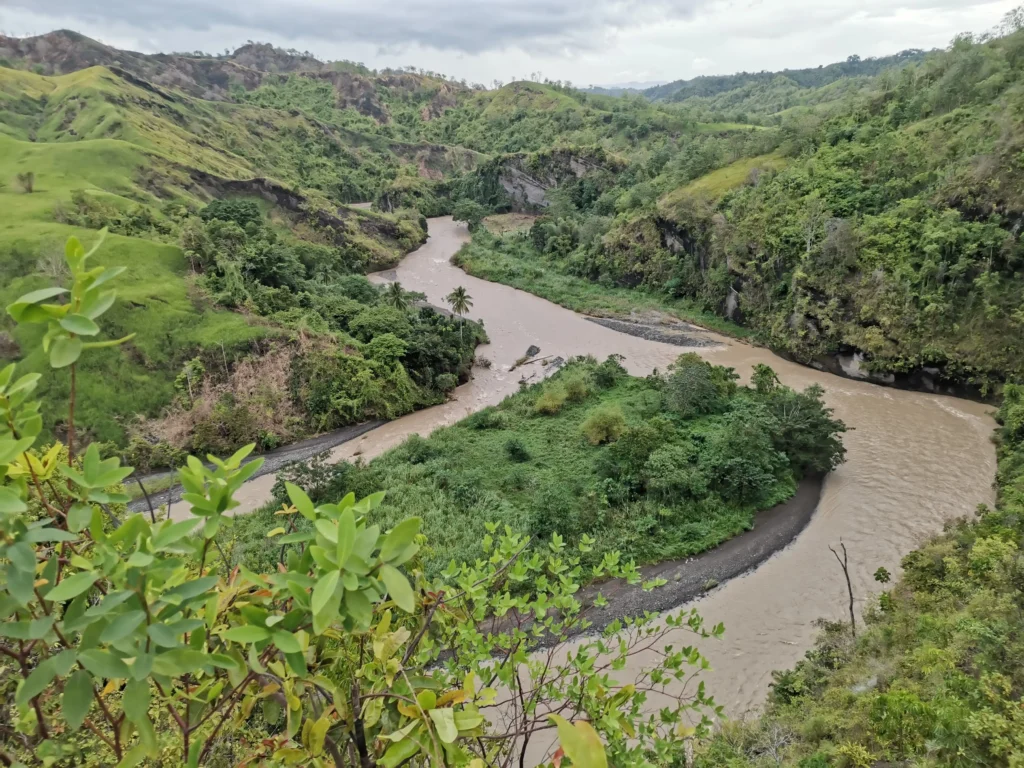 Mt. Megatong Sto. Tomas Davao del Norte Kipaliku multiple river crossings. Hiking guide by Manakaay ug Bukid.