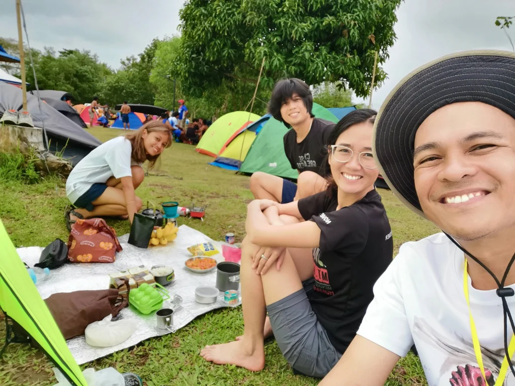 Mt. Megatong Sto. Tomas Davao del Norte setting tents for socials at Lantawan de Bakoko jumpoff.