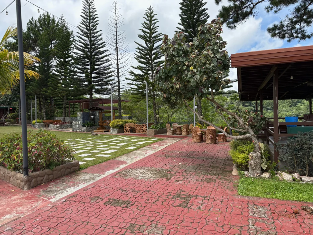 loghouse 28 mountain resort kitaotao bukidnon central area for reception and welcoming guests