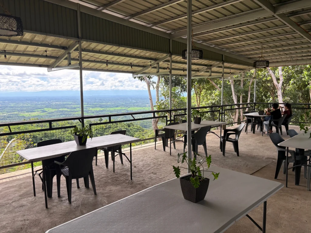 Camp Jovert Burlat New Corella relaxing view and diner