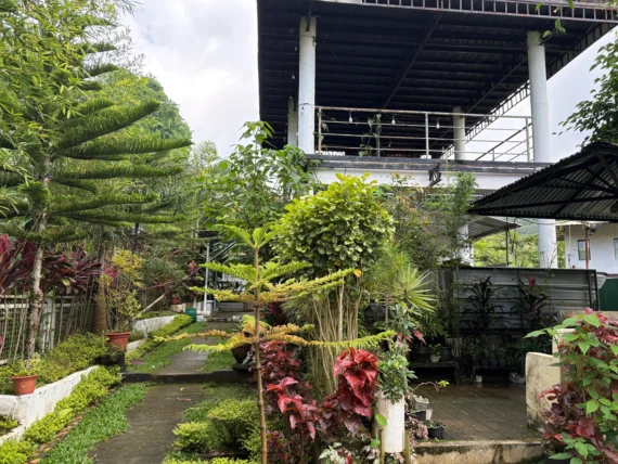 Paris Hill Terrace Baracatan Toril entryway