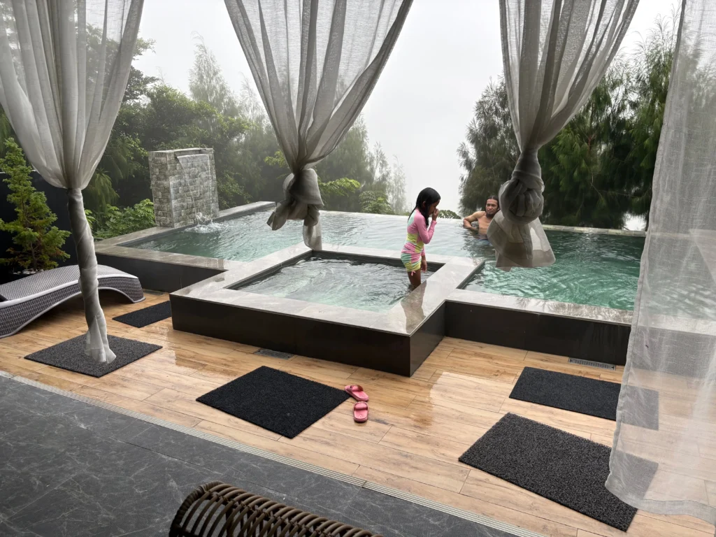 Pines and Mists Homestay Sitio Uraya, Talaingod family pool